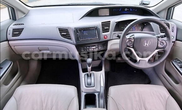 Nunua Ilio tumika Honda Civic Fedha Gari ndani ya Beitbridge nchini Matabeleland Kusini Nunua Ilio tumika Honda Civic Fedha Gari ndani ya Beitbridge nchini Matabeleland Kusini