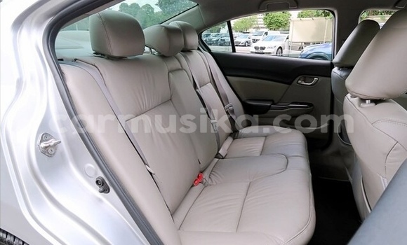 Nunua Ilio tumika Honda Civic Fedha Gari ndani ya Beitbridge nchini Matabeleland Kusini Nunua Ilio tumika Honda Civic Fedha Gari ndani ya Beitbridge nchini Matabeleland Kusini