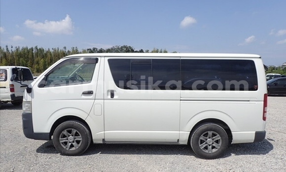 Tenga Tsaru Toyota Hiace Chena Mota in Beitbridge in Matabeleland South Tenga Tsaru Toyota Hiace Chena Mota in Beitbridge in Matabeleland South