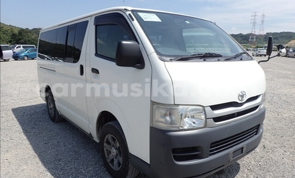 Tenga Tsaru Toyota Hiace Chena Mota in Beitbridge in Matabeleland South Tenga Tsaru Toyota Hiace Chena Mota in Beitbridge in Matabeleland South