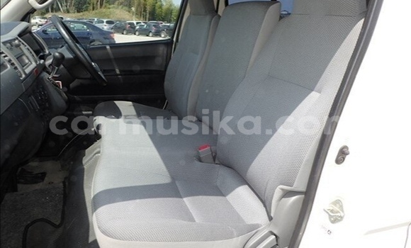 Tenga Tsaru Toyota Hiace Chena Mota in Beitbridge in Matabeleland South Tenga Tsaru Toyota Hiace Chena Mota in Beitbridge in Matabeleland South