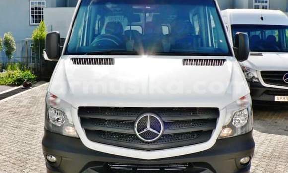 Tenga Tsaru Mercedes-Benz C-Classe Chena Mota in Beitbridge in Matabeleland South Tenga Tsaru Mercedes-Benz C-Classe Chena Mota in Beitbridge in Matabeleland South