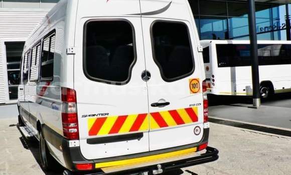 Tenga Tsaru Mercedes-Benz C-Classe Chena Mota in Beitbridge in Matabeleland South Tenga Tsaru Mercedes-Benz C-Classe Chena Mota in Beitbridge in Matabeleland South