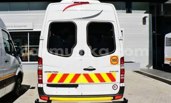 Tenga Tsaru Mercedes-Benz C-Classe Chena Mota in Beitbridge in Matabeleland South Tenga Tsaru Mercedes-Benz C-Classe Chena Mota in Beitbridge in Matabeleland South