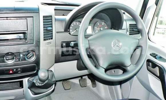 Tenga Tsaru Mercedes-Benz C-Classe Chena Mota in Beitbridge in Matabeleland South Tenga Tsaru Mercedes-Benz C-Classe Chena Mota in Beitbridge in Matabeleland South