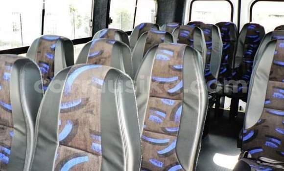 Tenga Tsaru Mercedes-Benz C-Classe Chena Mota in Beitbridge in Matabeleland South Tenga Tsaru Mercedes-Benz C-Classe Chena Mota in Beitbridge in Matabeleland South