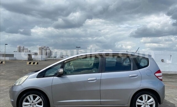 Acheter Occasion Voiture Honda Jazz Gris à Beitbridge, Matabeleland South Acheter Occasion Voiture Honda Jazz Gris à Beitbridge, Matabeleland South