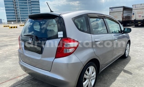 Acheter Occasion Voiture Honda Jazz Gris à Beitbridge, Matabeleland South Acheter Occasion Voiture Honda Jazz Gris à Beitbridge, Matabeleland South