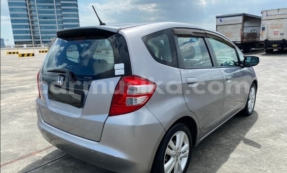 Acheter Occasion Voiture Honda Jazz Gris à Beitbridge, Matabeleland South Acheter Occasion Voiture Honda Jazz Gris à Beitbridge, Matabeleland South