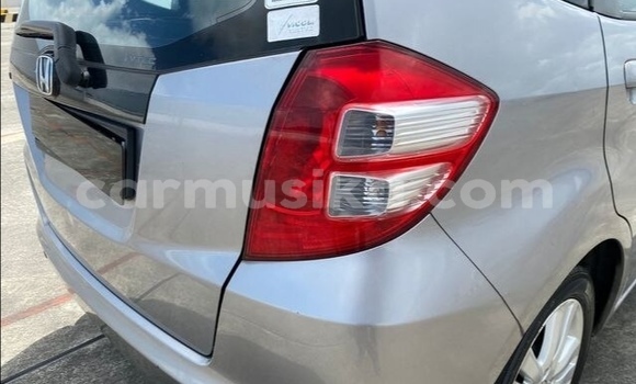 Acheter Occasion Voiture Honda Jazz Gris à Beitbridge, Matabeleland South Acheter Occasion Voiture Honda Jazz Gris à Beitbridge, Matabeleland South