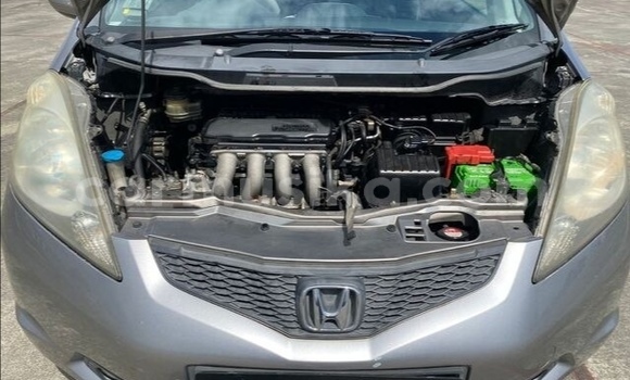 Acheter Occasion Voiture Honda Jazz Gris à Beitbridge, Matabeleland South Acheter Occasion Voiture Honda Jazz Gris à Beitbridge, Matabeleland South