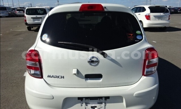 Nunua Ilio tumika Nissan March Nyeupe Gari ndani ya Beitbridge nchini Matabeleland Kusini Nunua Ilio tumika Nissan March Nyeupe Gari ndani ya Beitbridge nchini Matabeleland Kusini