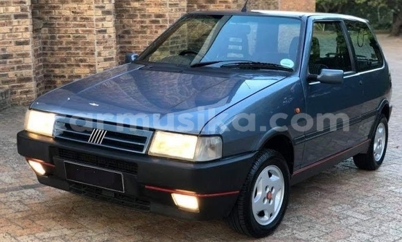 Nunua Ilio tumika Fiat Uno Bluu Gari ndani ya Beitbridge nchini Matabeleland Kusini