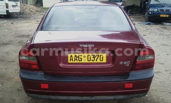 Nunua Ilio tumika Volvo S80 Nyekundu Gari ndani ya Alexandra Park nchini Harare