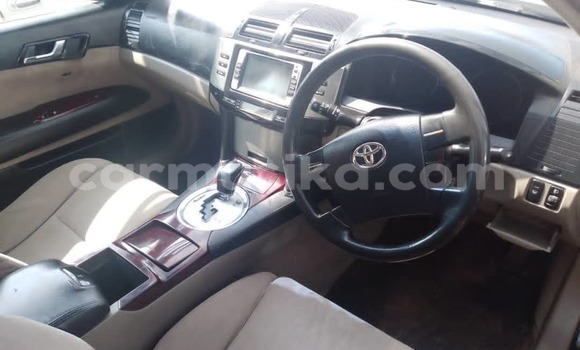 Nunua Ilio tumika Toyota Mark X Nyeusi Gari ndani ya Harare nchini Harare