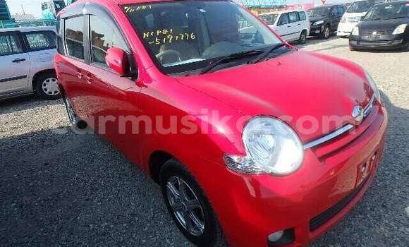 Buy Used Toyota Sienta Red Car in Beitbridge in Matabeleland South