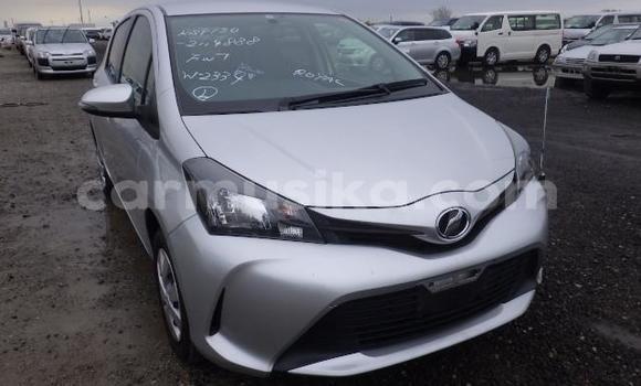 Acheter Occasion Voiture Toyota Vitz Gris à Beitbridge, Matabeleland South Acheter Occasion Voiture Toyota Vitz Gris à Beitbridge, Matabeleland South