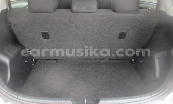 Acheter Occasion Voiture Toyota Vitz Gris à Beitbridge, Matabeleland South Acheter Occasion Voiture Toyota Vitz Gris à Beitbridge, Matabeleland South