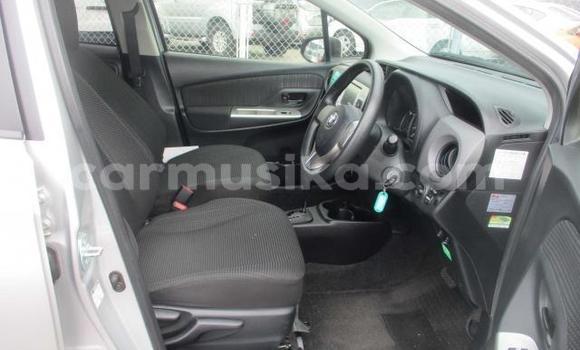 Acheter Occasion Voiture Toyota Vitz Gris à Beitbridge, Matabeleland South Acheter Occasion Voiture Toyota Vitz Gris à Beitbridge, Matabeleland South