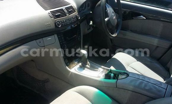 Tenga Tsaru Mercedes‒Benz E–Class Sirivha Mota in Alexandra Park in Harare Tenga Tsaru Mercedes‒Benz E–Class Sirivha Mota in Alexandra Park in Harare