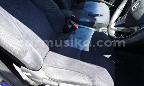 Nunua Ilio tumika Honda Fit Bluu Gari ndani ya Beitbridge nchini Matabeleland Kusini Nunua Ilio tumika Honda Fit Bluu Gari ndani ya Beitbridge nchini Matabeleland Kusini