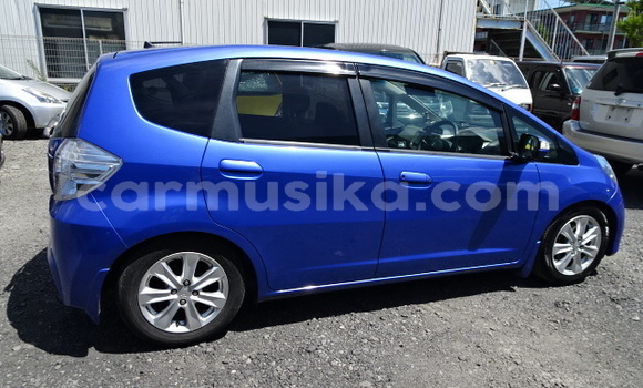 Nunua Ilio tumika Honda Fit Bluu Gari ndani ya Beitbridge nchini Matabeleland Kusini Nunua Ilio tumika Honda Fit Bluu Gari ndani ya Beitbridge nchini Matabeleland Kusini