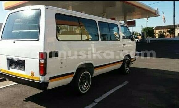 Buy Used Toyota Hiace White Car in Beitbridge in Matabeleland South Buy Used Toyota Hiace White Car in Beitbridge in Matabeleland South
