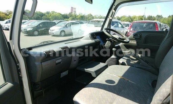 Acheter Occasion Utilitaire Isuzu Elf Blanc à Beitbridge, Matabeleland South Acheter Occasion Utilitaire Isuzu Elf Blanc à Beitbridge, Matabeleland South