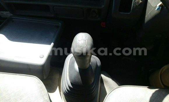 Acheter Occasion Utilitaire Isuzu Elf Blanc à Beitbridge, Matabeleland South Acheter Occasion Utilitaire Isuzu Elf Blanc à Beitbridge, Matabeleland South