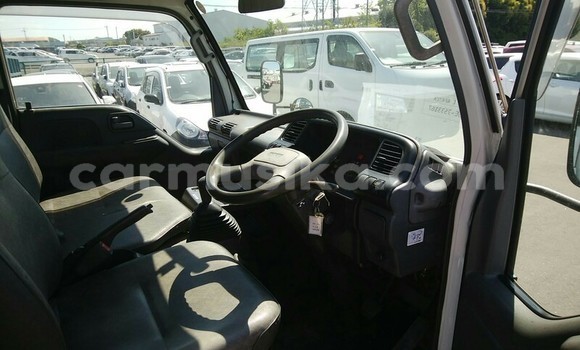 Acheter Occasion Utilitaire Isuzu Elf Blanc à Beitbridge, Matabeleland South Acheter Occasion Utilitaire Isuzu Elf Blanc à Beitbridge, Matabeleland South