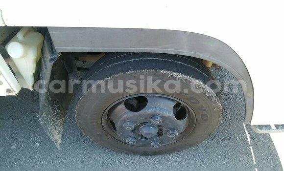 Acheter Occasion Utilitaire Isuzu Elf Blanc à Beitbridge, Matabeleland South Acheter Occasion Utilitaire Isuzu Elf Blanc à Beitbridge, Matabeleland South