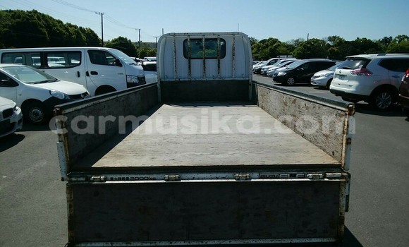 Acheter Occasion Utilitaire Isuzu Elf Blanc à Beitbridge, Matabeleland South Acheter Occasion Utilitaire Isuzu Elf Blanc à Beitbridge, Matabeleland South