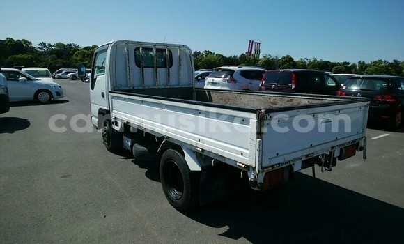Acheter Occasion Utilitaire Isuzu Elf Blanc à Beitbridge, Matabeleland South Acheter Occasion Utilitaire Isuzu Elf Blanc à Beitbridge, Matabeleland South