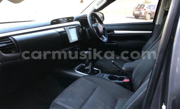 Buy Used Toyota Hilux Silver Car in Beitbridge in Matabeleland South Buy Used Toyota Hilux Silver Car in Beitbridge in Matabeleland South