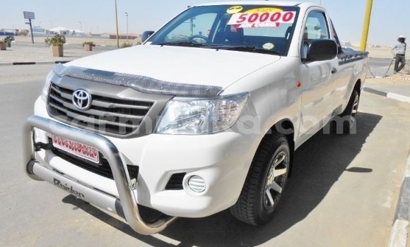 Buy Used Toyota Hilux White Car in Beitbridge in Matabeleland South
