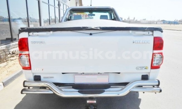 Acheter Occasion Voiture Toyota Hilux Blanc à Beitbridge, Matabeleland South Acheter Occasion Voiture Toyota Hilux Blanc à Beitbridge, Matabeleland South