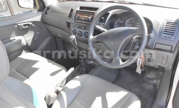 Acheter Occasion Voiture Toyota Hilux Blanc à Beitbridge, Matabeleland South Acheter Occasion Voiture Toyota Hilux Blanc à Beitbridge, Matabeleland South