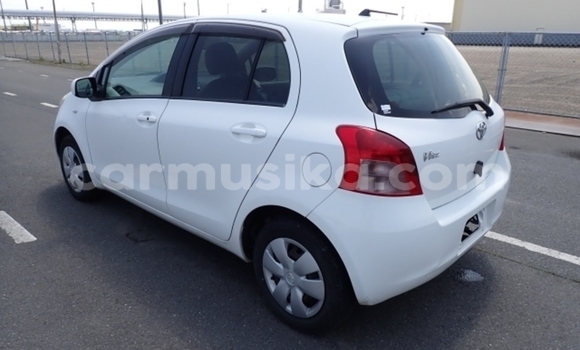 Buy Used Toyota Vitz White Car in Beitbridge in Matabeleland South Buy Used Toyota Vitz White Car in Beitbridge in Matabeleland South