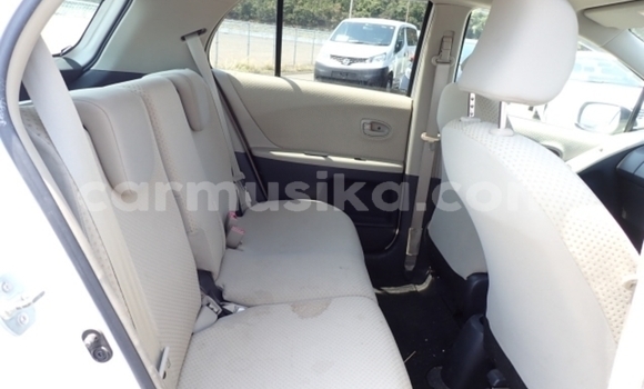 Buy Used Toyota Vitz White Car in Beitbridge in Matabeleland South Buy Used Toyota Vitz White Car in Beitbridge in Matabeleland South