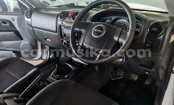 Buy Used Isuzu KB White Car in Beitbridge in Matabeleland South Buy Used Isuzu KB White Car in Beitbridge in Matabeleland South