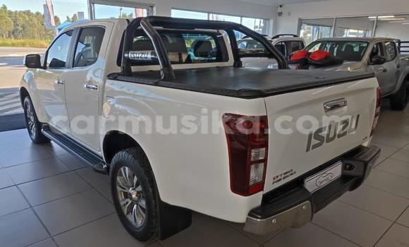 Buy Used Isuzu KB White Car in Beitbridge in Matabeleland South Buy Used Isuzu KB White Car in Beitbridge in Matabeleland South