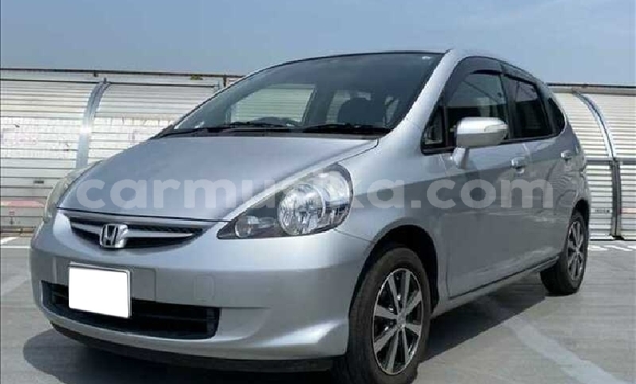 Nunua Ilio tumika Honda Fit Fedha Gari ndani ya Beitbridge nchini Matabeleland Kusini