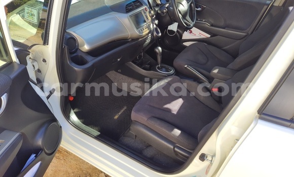 Acheter Occasion Voiture Honda Fit Blanc à Harare, Harare Acheter Occasion Voiture Honda Fit Blanc à Harare, Harare