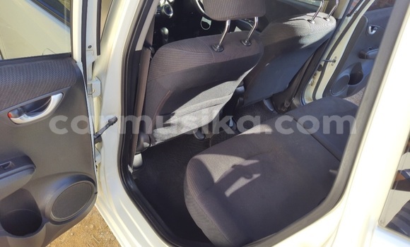 Acheter Occasion Voiture Honda Fit Blanc à Harare, Harare Acheter Occasion Voiture Honda Fit Blanc à Harare, Harare