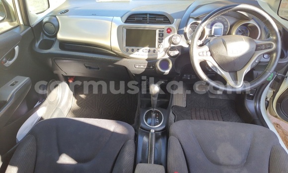 Acheter Occasion Voiture Honda Fit Blanc à Harare, Harare Acheter Occasion Voiture Honda Fit Blanc à Harare, Harare