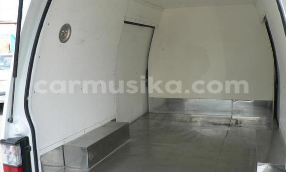 Acheter Occasion Voiture Mazda Bongo Blanc à Beitbridge, Matabeleland South Acheter Occasion Voiture Mazda Bongo Blanc à Beitbridge, Matabeleland South