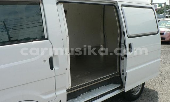 Acheter Occasion Voiture Mazda Bongo Blanc à Beitbridge, Matabeleland South Acheter Occasion Voiture Mazda Bongo Blanc à Beitbridge, Matabeleland South