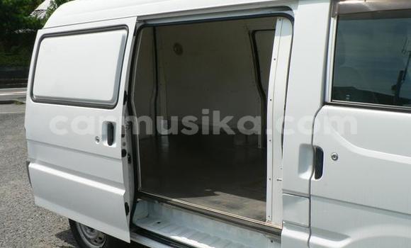 Acheter Occasion Voiture Mazda Bongo Blanc à Beitbridge, Matabeleland South Acheter Occasion Voiture Mazda Bongo Blanc à Beitbridge, Matabeleland South