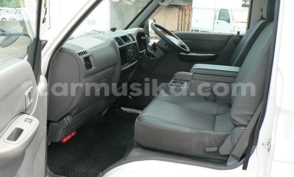 Acheter Occasion Voiture Mazda Bongo Blanc à Beitbridge, Matabeleland South Acheter Occasion Voiture Mazda Bongo Blanc à Beitbridge, Matabeleland South