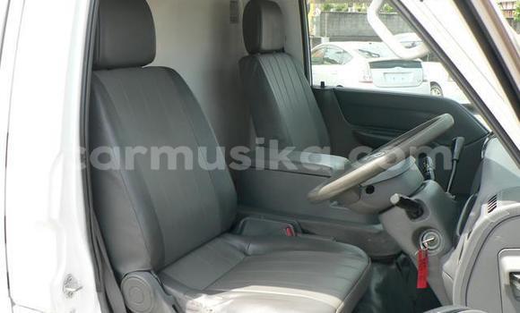 Acheter Occasion Voiture Mazda Bongo Blanc à Beitbridge, Matabeleland South Acheter Occasion Voiture Mazda Bongo Blanc à Beitbridge, Matabeleland South